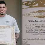 Paulinho, do Atlético, recebe título de cidadão honorário de Belo Horizonte