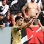 Palmeiras derrota Vasco pelo Brasileiro e segue na cola do líder Botafogo