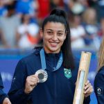 Medalhista olímpica é homenageada em cidade do interior de Minas Gerais