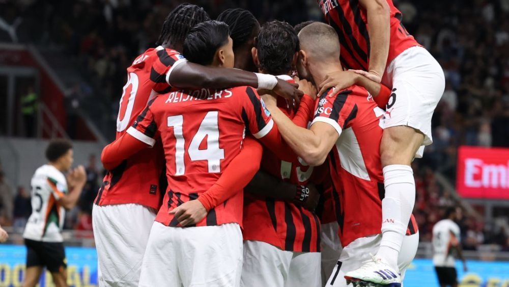 Milan tem início avassalador e goleia o Venezia no Campeonato Italiano