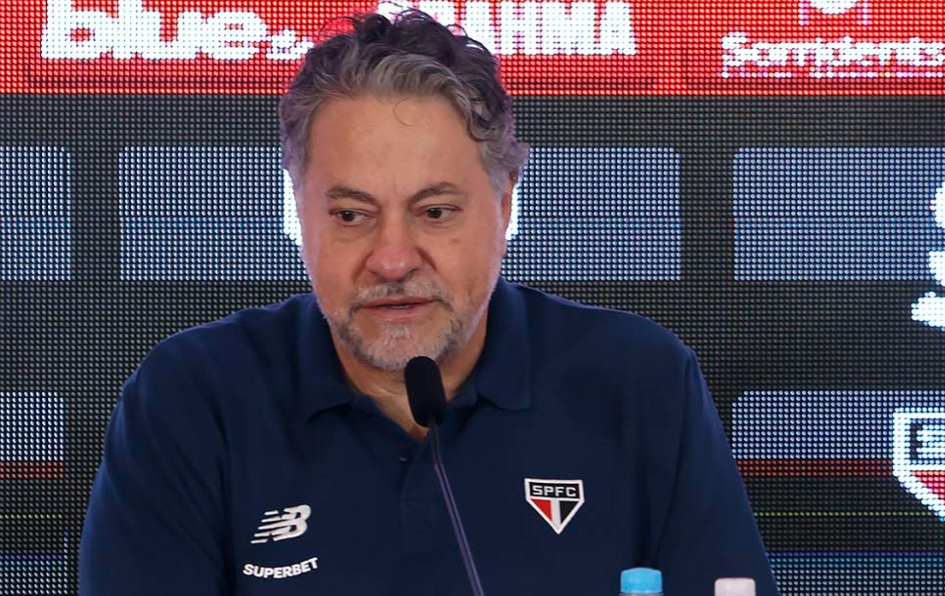 Presidente do São Paulo retruca Leila, do Palmeiras, e defende pré-temporada nos EUA