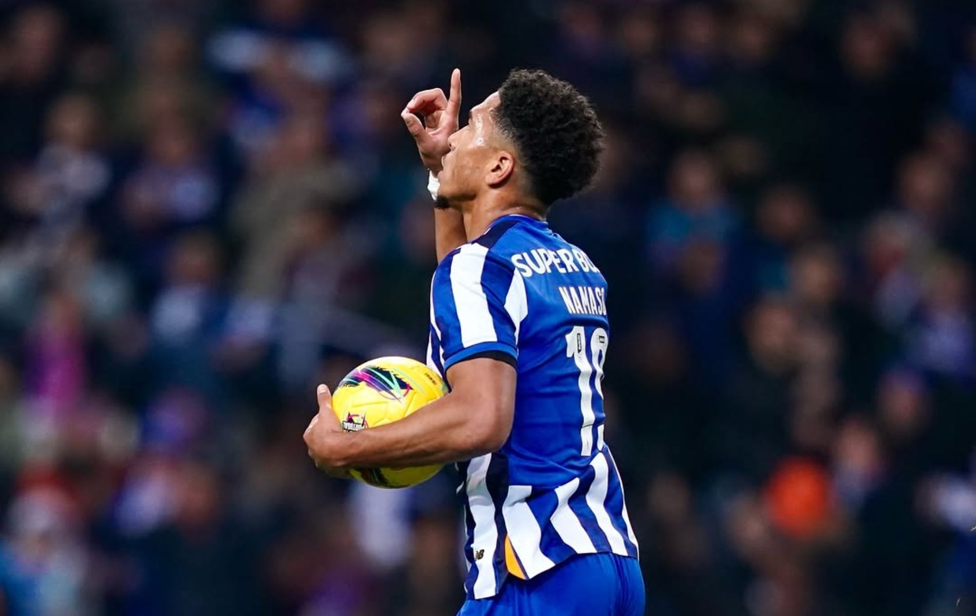 Com brasileiro expulso, Porto e Sporting empatam pelo Campeonato Português