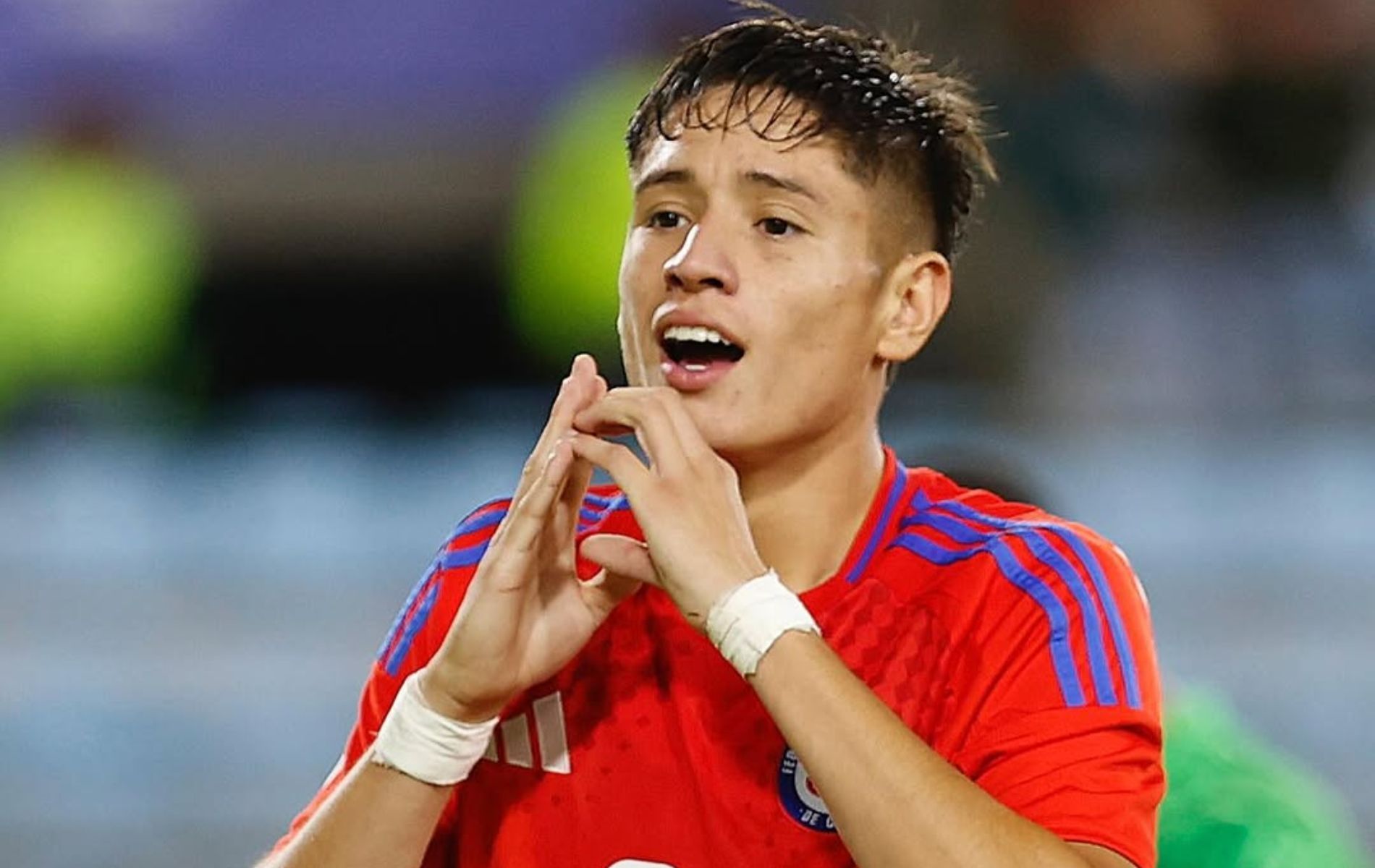 Atlético negocia contratação de jovem zagueiro chileno