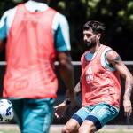 Atacante do Cruzeiro evolui e é novidade em reapresentação do elenco