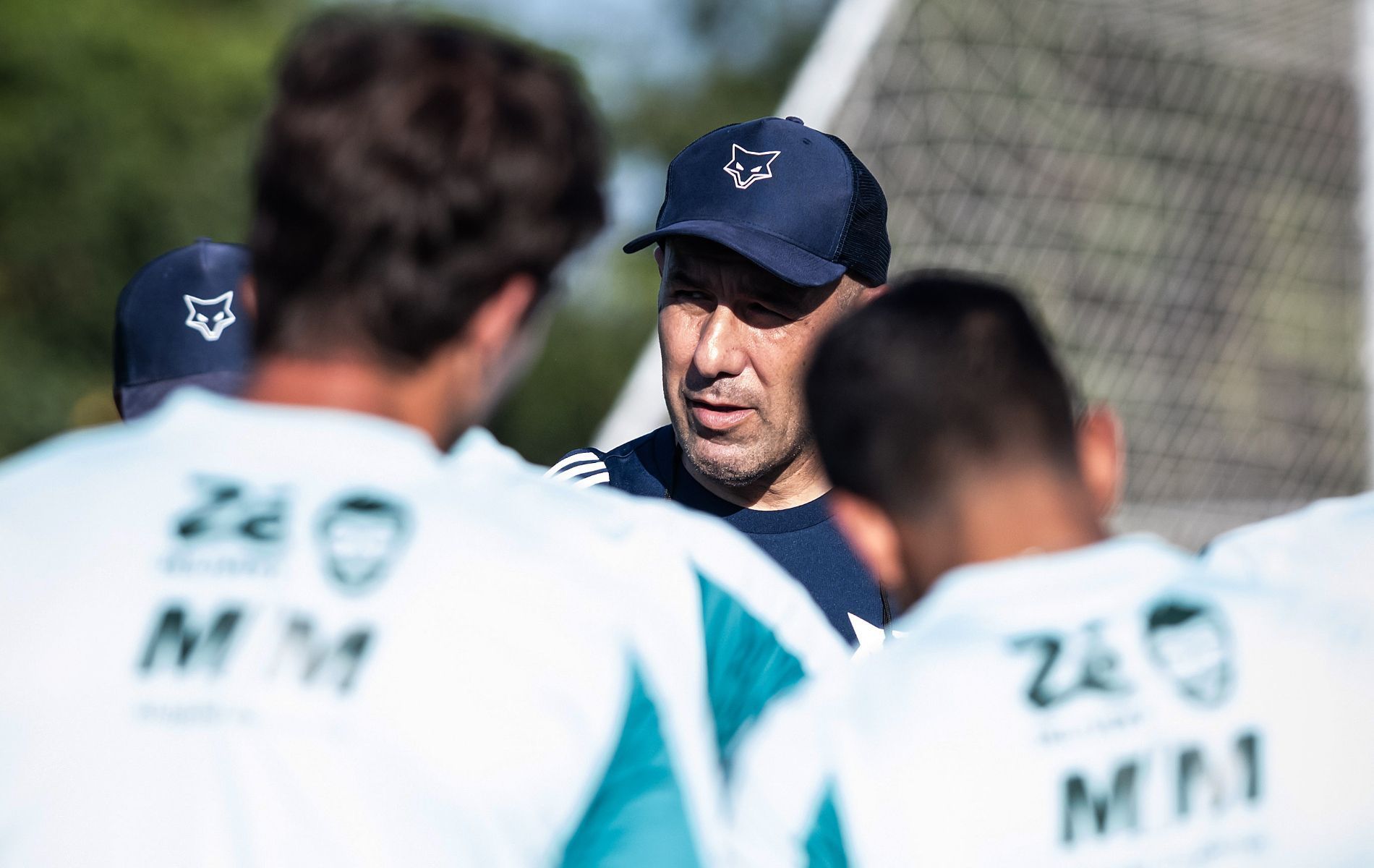 Leonardo Jardim estreia novo uniforme em treino do Cruzeiro; veja fotos