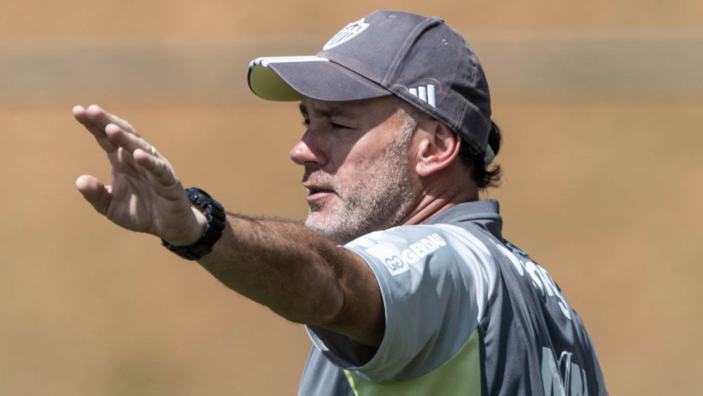 Clube do México se aproxima de acerto com Gabriel Milito, ex-Atlético, diz jornalista