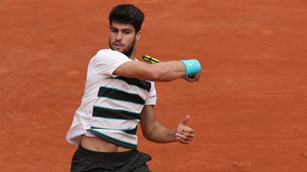 Alcaraz domina italiano e estreia com vitória em Roland-Garros