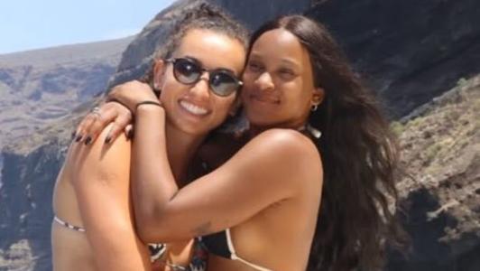 Gabi Guimarães e Rebeca em viagem para a Costa Brava, na Espanha