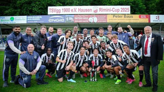 Equipe sub-15 do Botafogo venceu a Rimini Cup na Alemanha