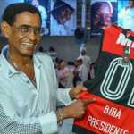 Flamengo lamenta morte de Bira Presidente, fundador do Cacique de Ramos