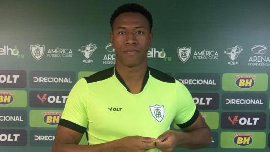 Goleiro Ítalo Brito é anunciado no América
