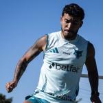 William vai a campo em treino e pode ser opção no Cruzeiro contra o Fluminense