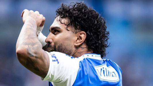Gabigol comemora gol em jogo do Cruzeiro