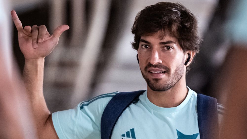 Lucas Silva se pronuncia após deixar goleada do Cruzeiro com dores e manda recado