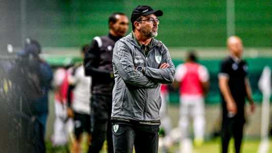 Enderson Moreira, técnico do América