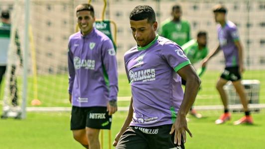 Maguinho em treino do América