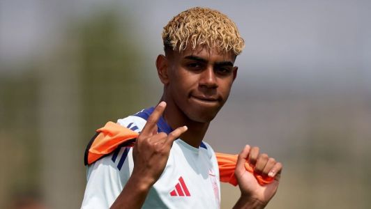 Lamine Yamal em treino da Seleção Espanhola