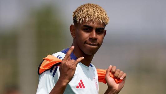 Lamine Yamal em treino da Seleção Espanhola