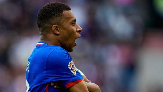 Kylian Mbappé em jogo da Seleção Francesa