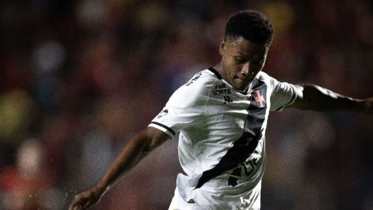 Matheus França em ação pelo Vasco