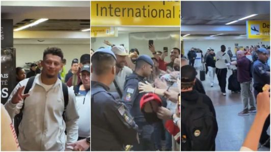 Patrick Mahomes, Travis Kelce e Chris Jones, do Kansas Chiefs, no Aeroporto Internacional de São Paulo-Guarulhos