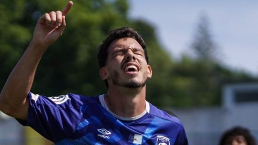 Daniel Silva comemora gol pelo Desportivo Santa Clara, nesta terça-feira (9)