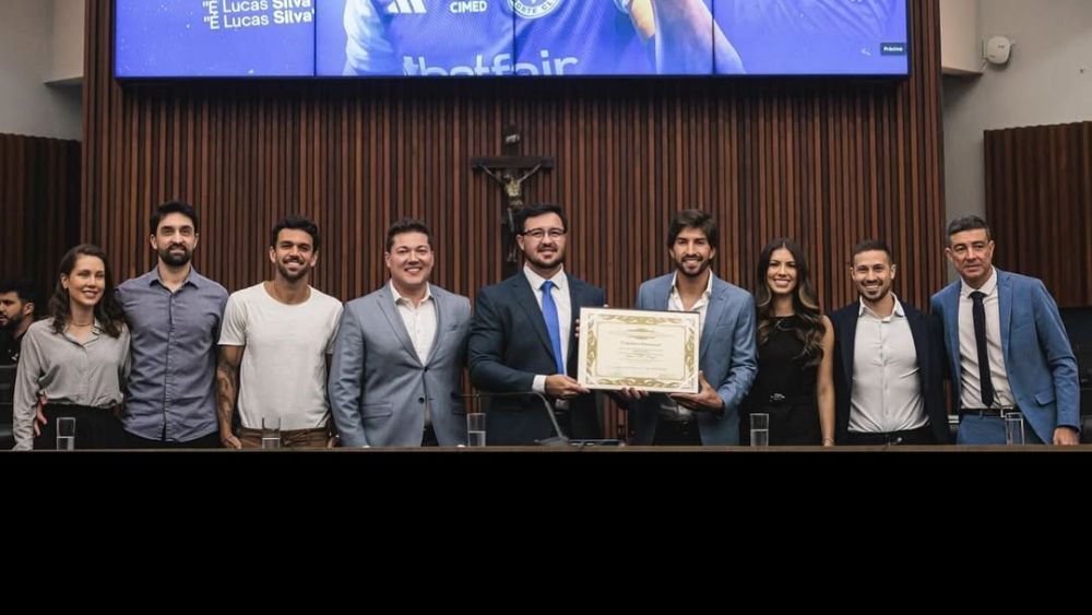 Ídolo do Cruzeiro, Lucas Silva é homenageado com título de Cidadão Honorário de BH