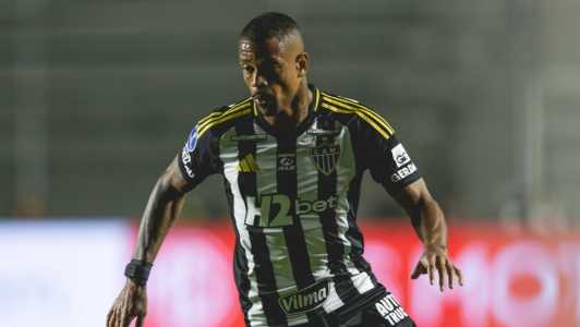Caio Paulista, do Atlético, em ação na Copa Sul-Americana