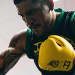 Alex Poatan faz parceiro de treino levar três pontos na boca após golpe