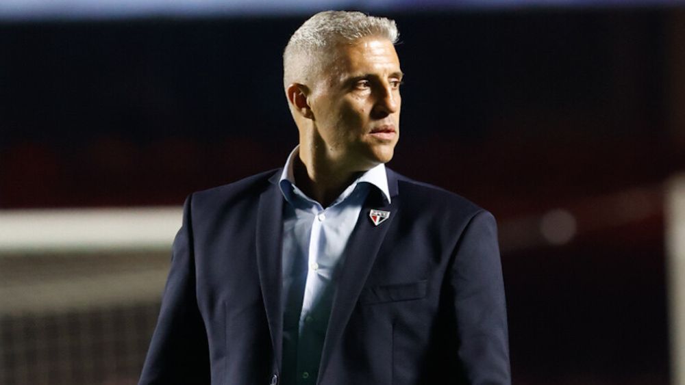 Crespo vê 'momento crítico' do São Paulo e aponta caminho para recuperação