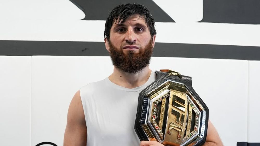 Rival de Poatan pelo cinturão do UFC promete mensagem a concorrentes da divisão