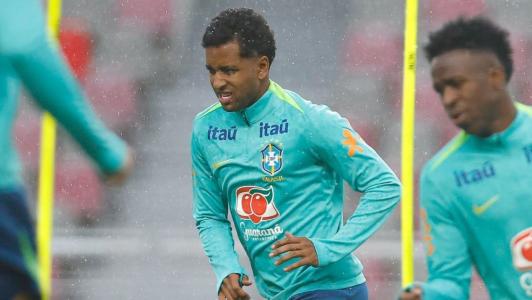 Rodrygo em treino pela Seleção Brasileira nesta segunda-feira (6)