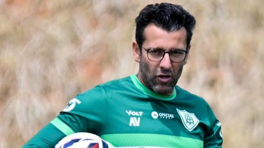 Alberto Valentim, treinador do América