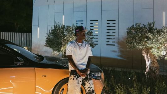 Vinícius Júnior em sua casa na Espanha