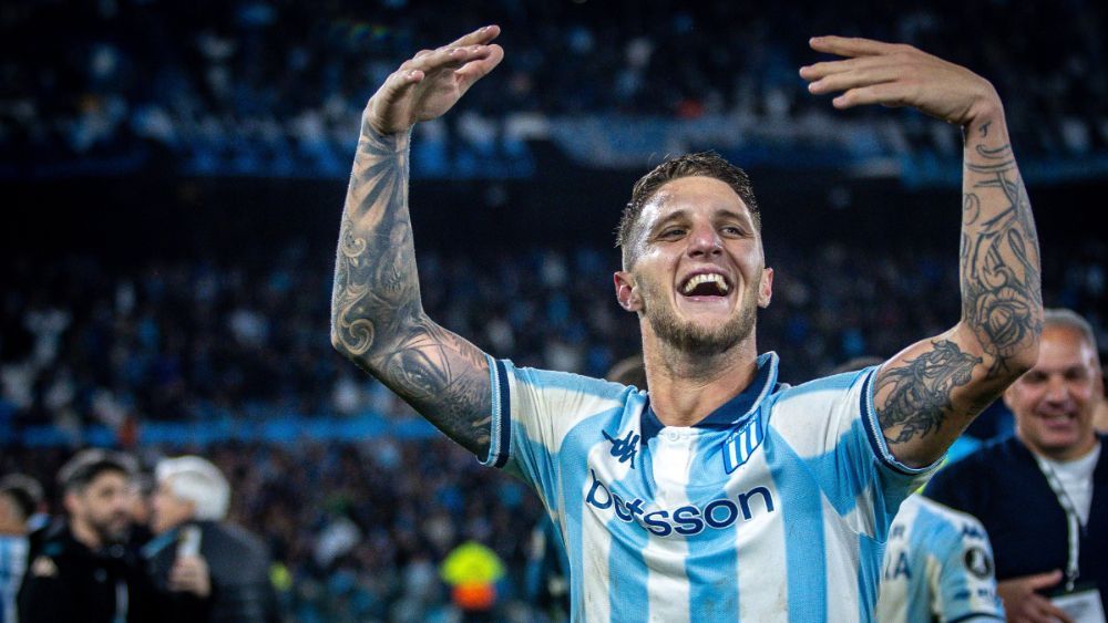 Titular do Racing sofre lesão e é mais um desfalque contra o Flamengo