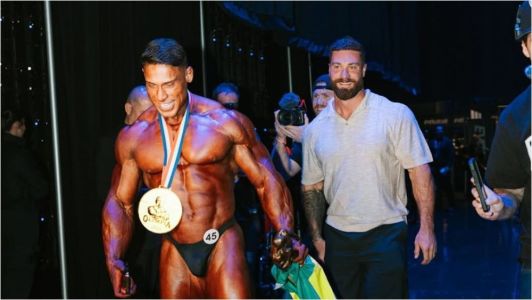 Ramon Dino e CBum, juntos após a conquista do brasileiro no Mr. Olympia