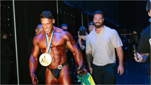 Ramon Dino e CBum, juntos após a conquista do brasileiro no Mr. Olympia