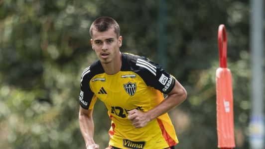 Vitão durante treinamento do Atlético, nesta segunda-feira (13), na Cidade do Galo