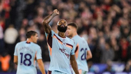 Igor Thiago celebra gol pelo Brentford contra o West Ham, nesta segunda-feira (20)