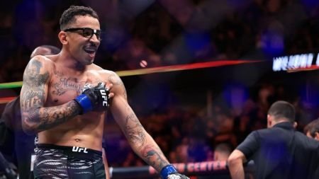 Carlos Prates em ação no UFC 319