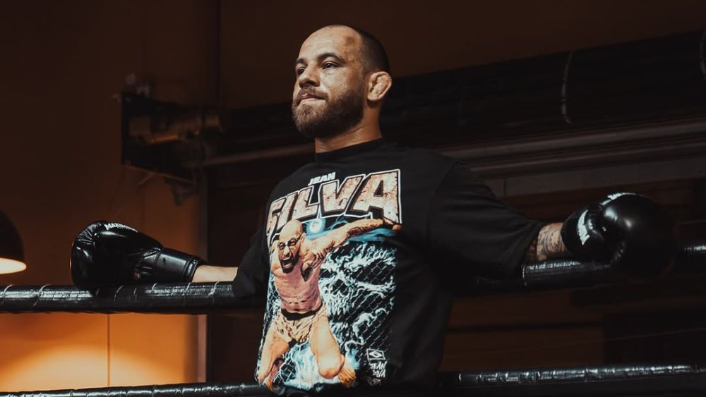 Lutador brasileiro do UFC detona ex-campeão após deboche: ‘Quase morreu’