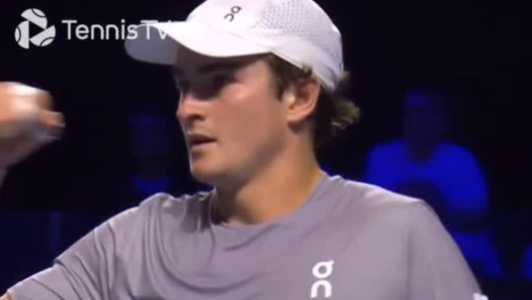 João Fonseca em ação no ATP 500 da Basileia