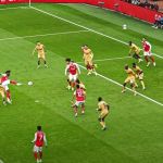 Com 'lei do ex', Arsenal vence Crystal Palace e se isola na liderança da Premier League