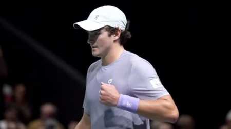 João Fonseca em ação no Masters 1000 de Paris