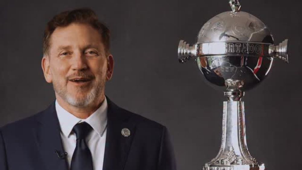 Presidente da Conmebol parabeniza Flamengo por vaga na final da Copa Libertadores