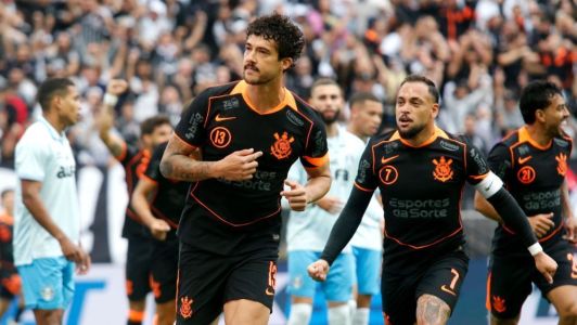 Gustavo Henrique, autor do primeiro gol corintiano contra o Grêmio