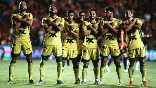 Time do Mirassol celebra gol na Série A do Campeonato Brasileiro