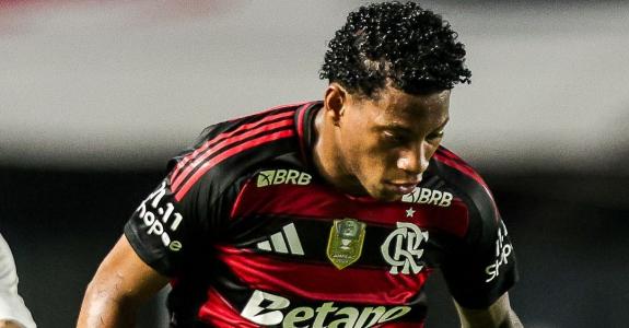 Gonzalo Plata foi expulso nessa quarta-feira (5), no jogo contra o São Paulo