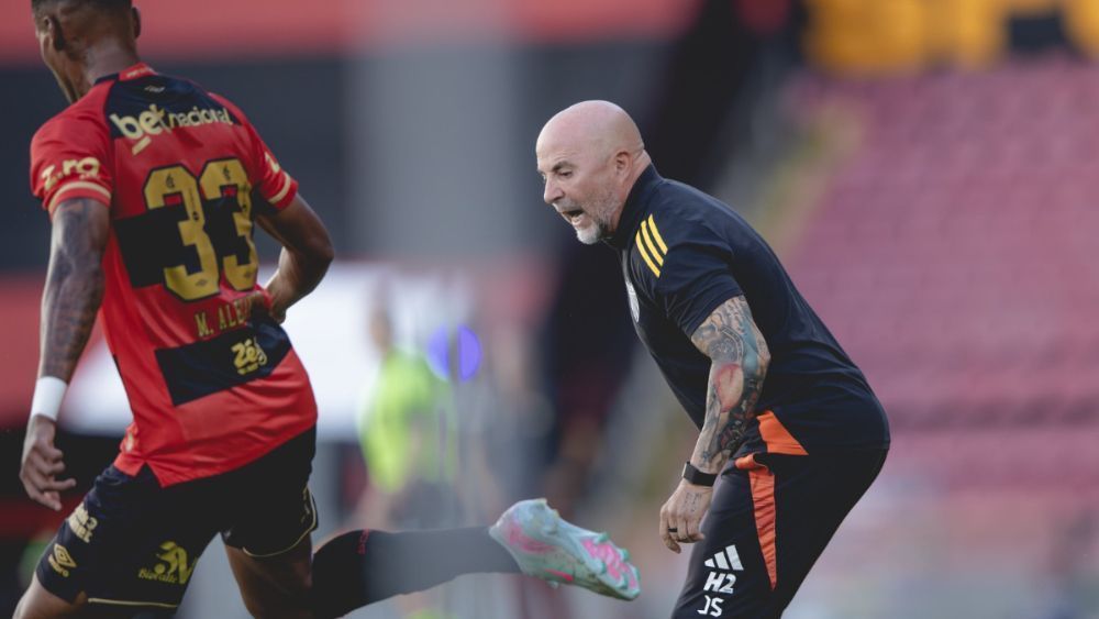 Sampaoli explica escalação mista do Atlético em vitória sobre o Sport