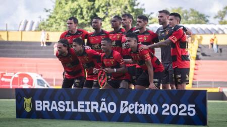 Jogadores do Sport posam para foto antes da partida contra o Atlético
